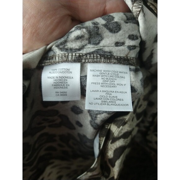 Jones New York Woman 1X Wrap Animal Print V Neck Blouse Office Party Workwear - Picture 6 of 7
